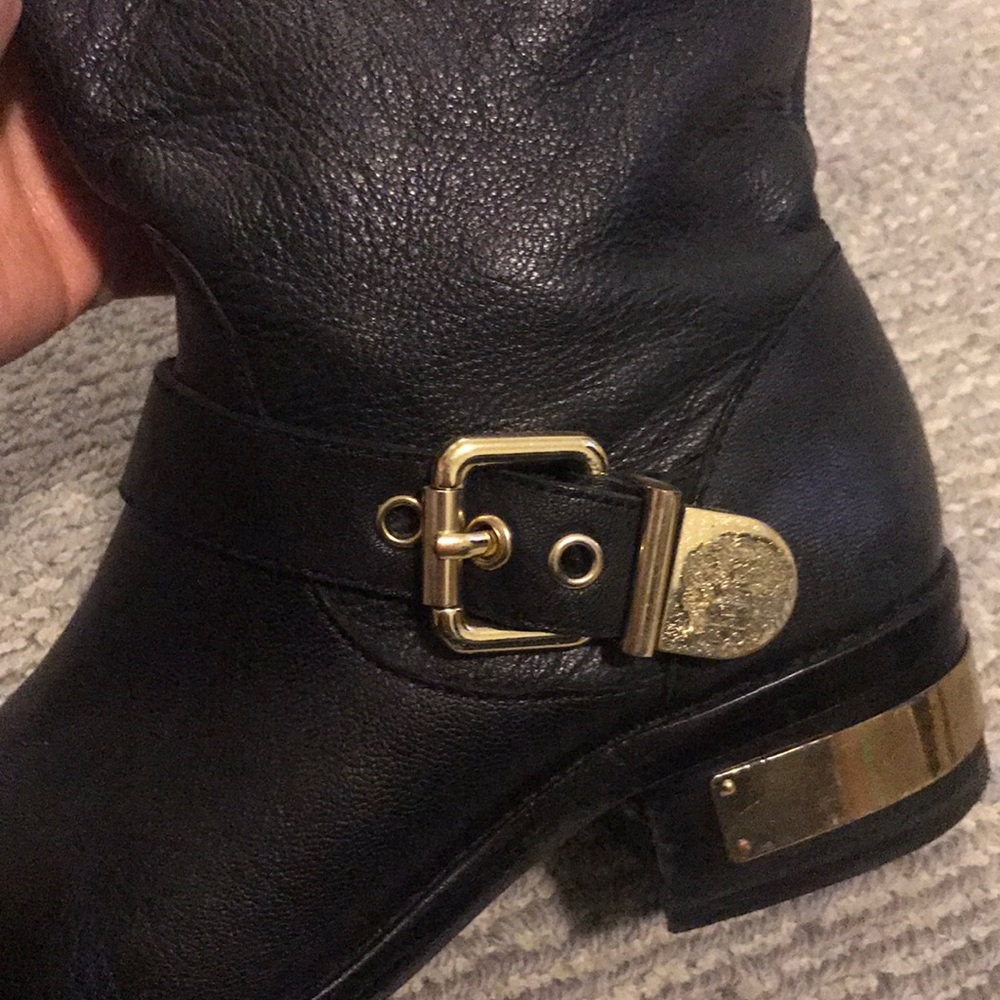 Vince Camuto low black boots - Picture 4 of 6